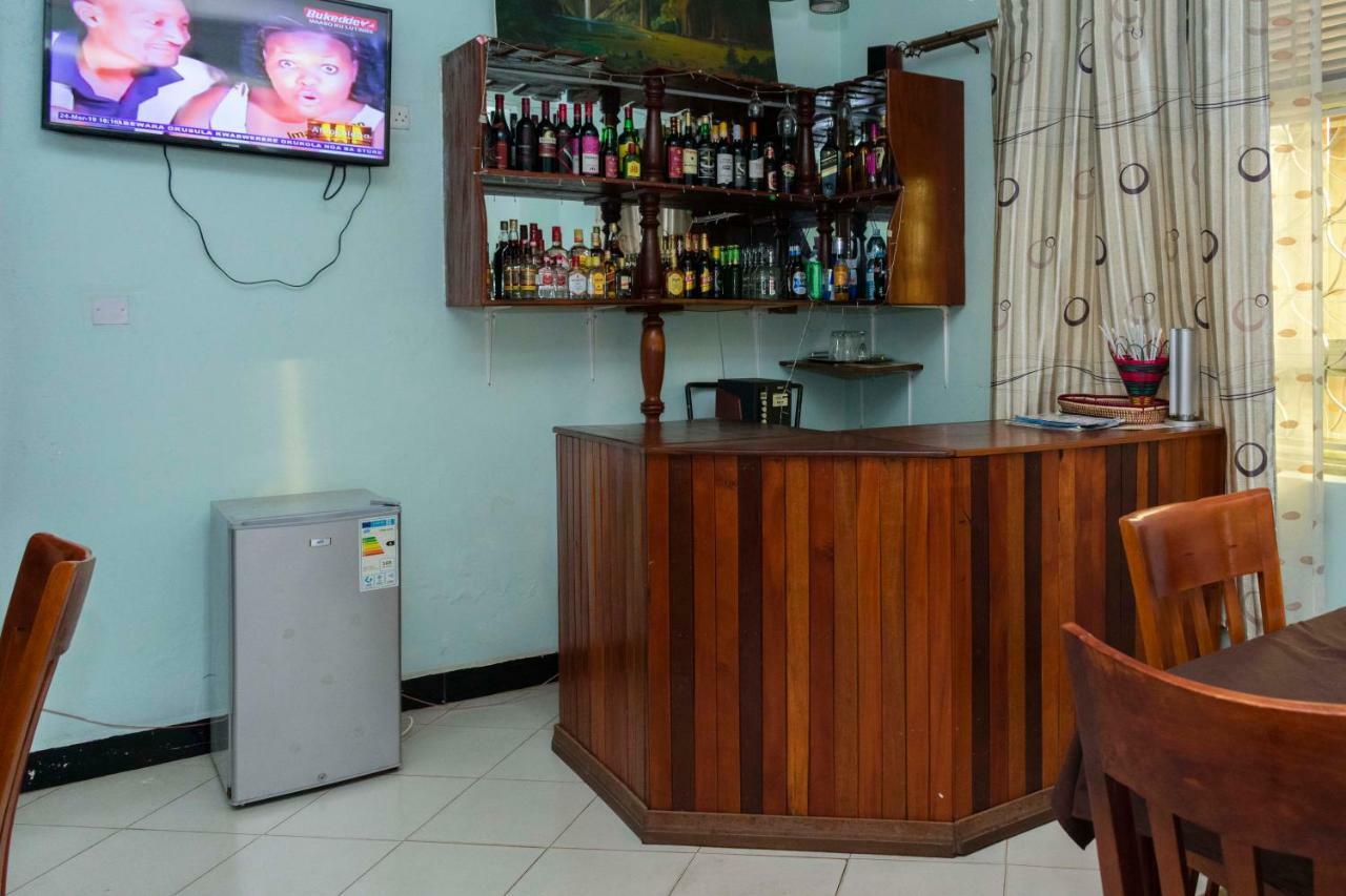 Relief Motel Fort Portal מראה חיצוני תמונה