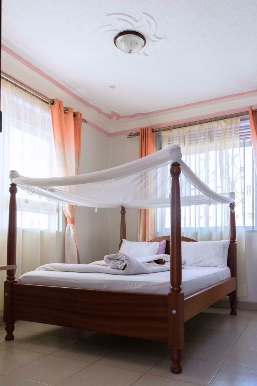 Relief Motel Fort Portal מראה חיצוני תמונה
