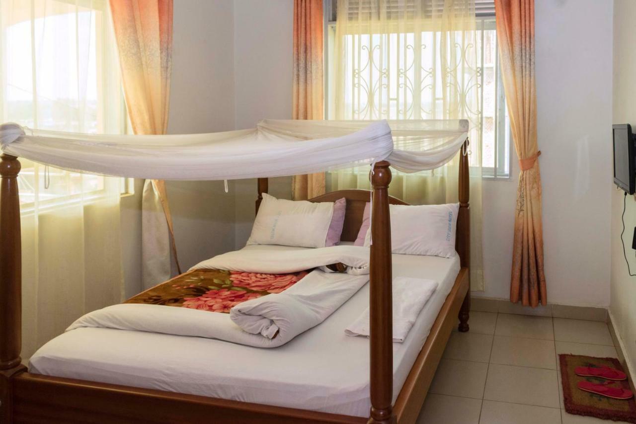 Relief Motel Fort Portal מראה חיצוני תמונה